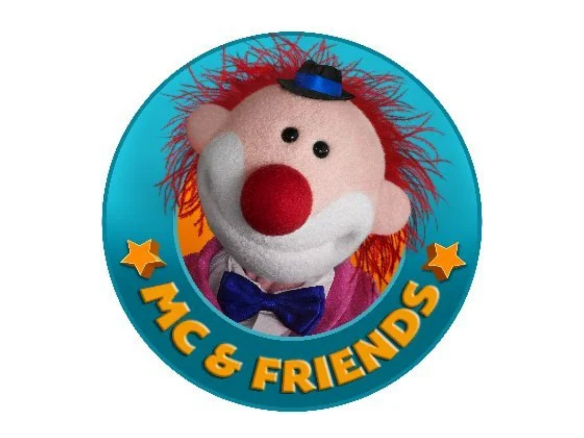 clown face in circle