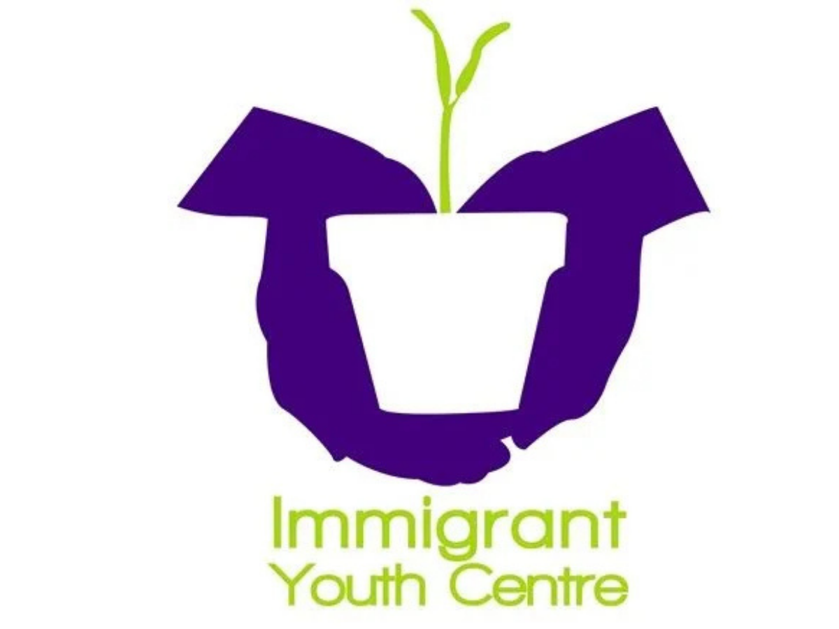 logo with purple Y